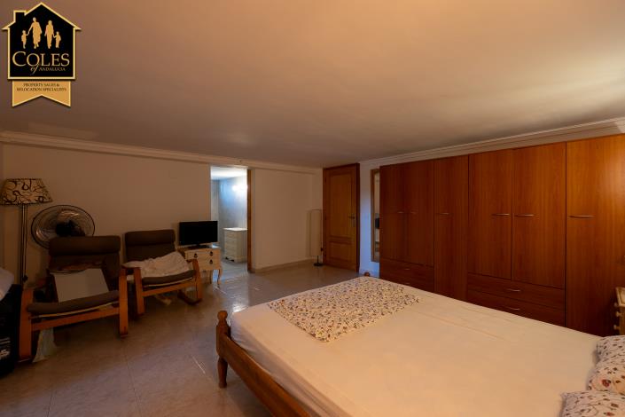 Image No.25-5 Bed Villa / Detached for sale