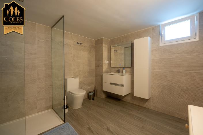 Image No.26-5 Bed Villa / Detached for sale