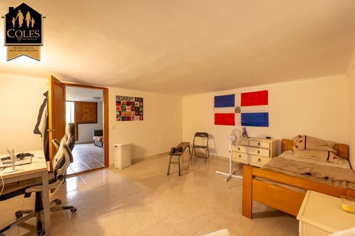 Image No.29-5 Bed Villa / Detached for sale