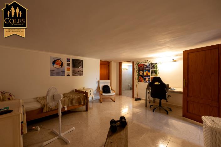 Image No.30-5 Bed Villa / Detached for sale