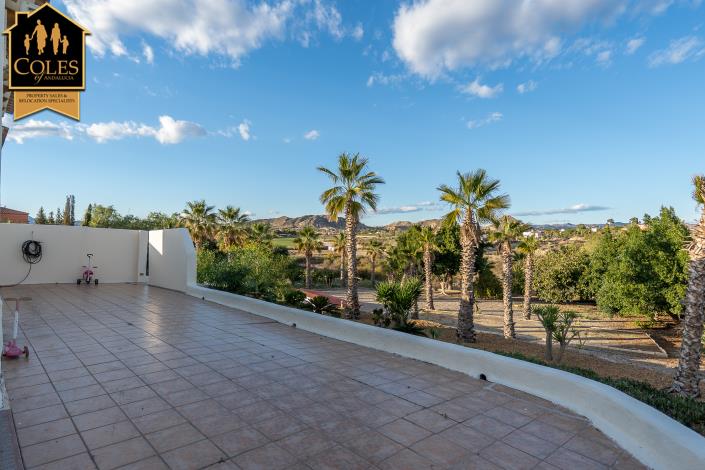 Image No.37-5 Bed Villa / Detached for sale