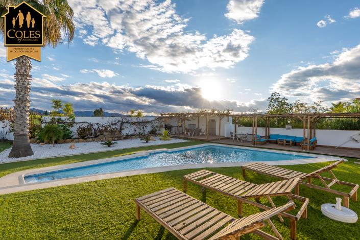 Image No.39-5 Bed Villa / Detached for sale