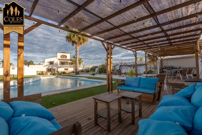 Image No.40-5 Bed Villa / Detached for sale