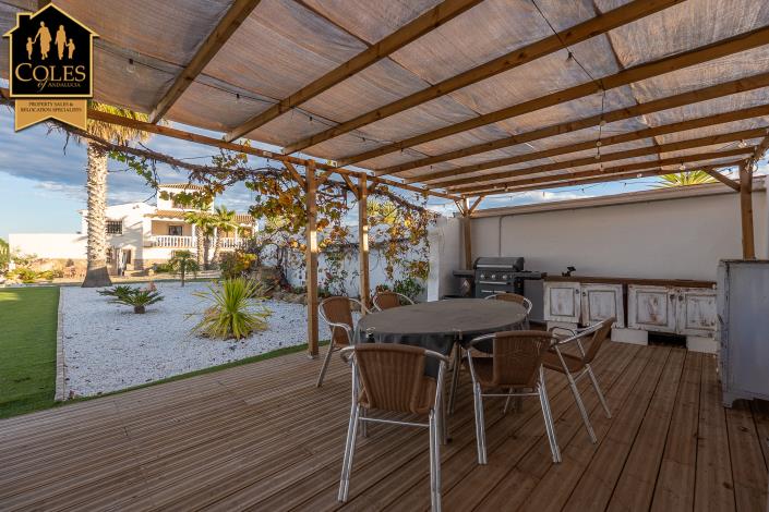 Image No.42-5 Bed Villa / Detached for sale