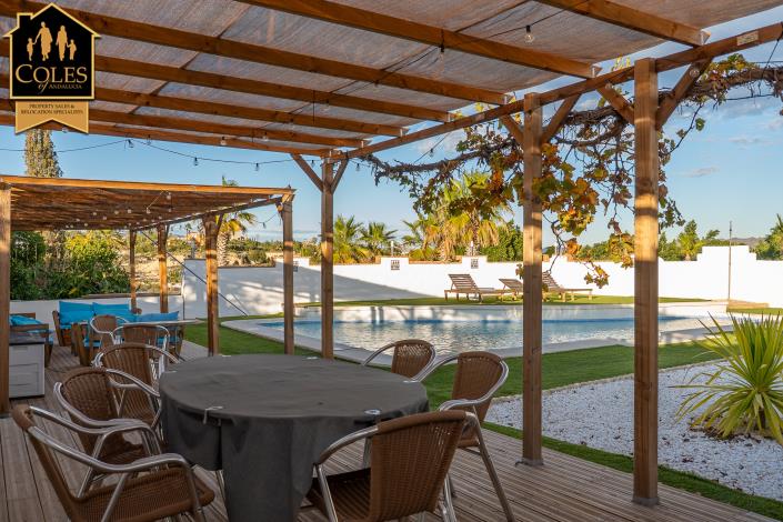 Image No.43-5 Bed Villa / Detached for sale