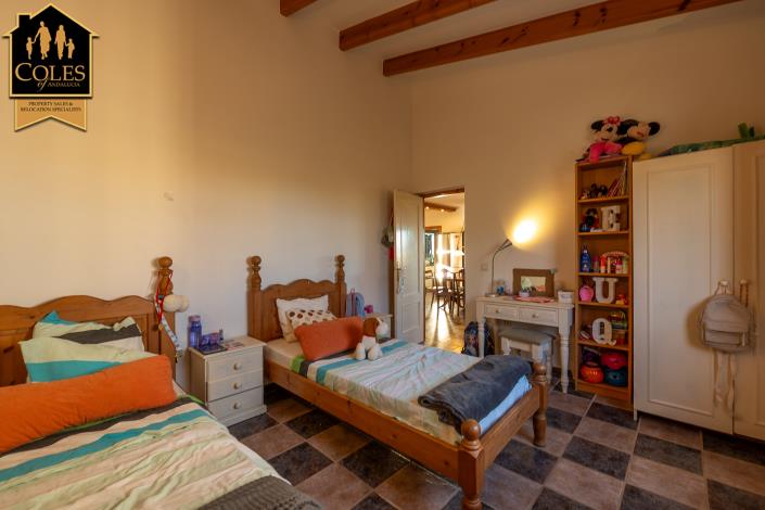 Image No.50-5 Bed Villa / Detached for sale