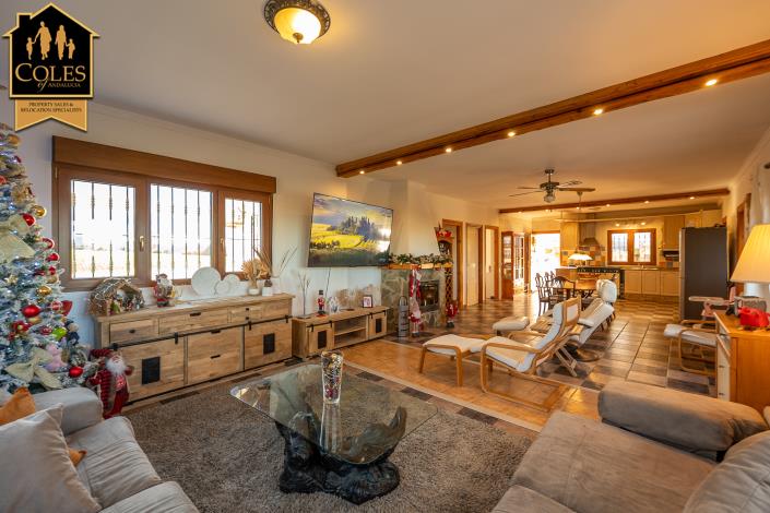 Image No.51-5 Bed Villa / Detached for sale