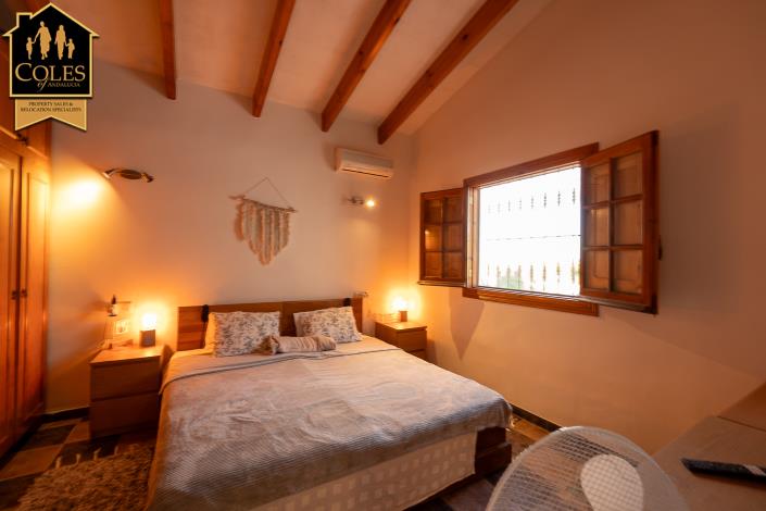 Image No.52-5 Bed Villa / Detached for sale