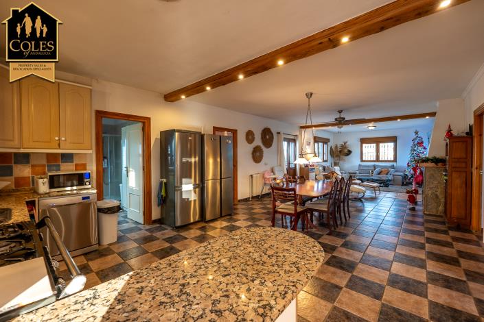 Image No.55-5 Bed Villa / Detached for sale