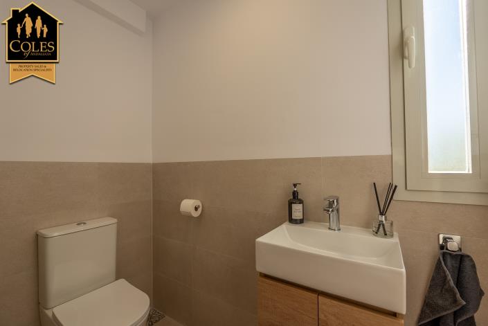 Image No.15-2 Bed Townhouse for sale