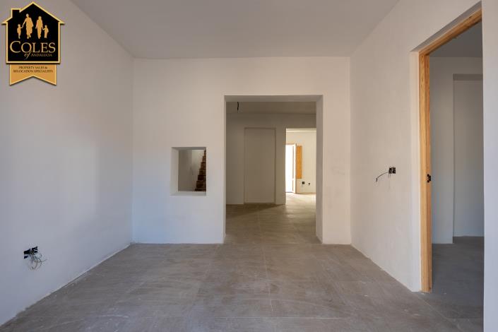 Image No.6-3 Bed Townhouse for sale