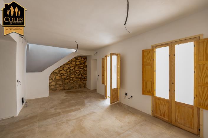 Image No.12-3 Bed Townhouse for sale