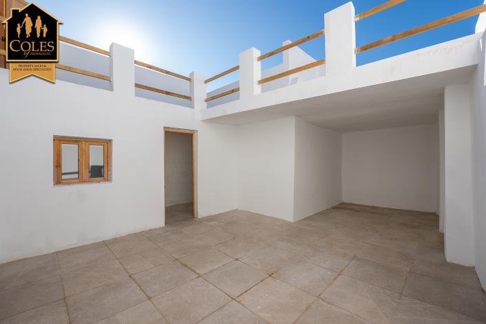 Image No.17-3 Bed Townhouse for sale