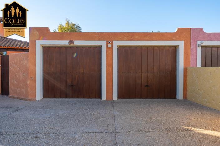 Image No.6-4 Bed Villa / Detached for sale