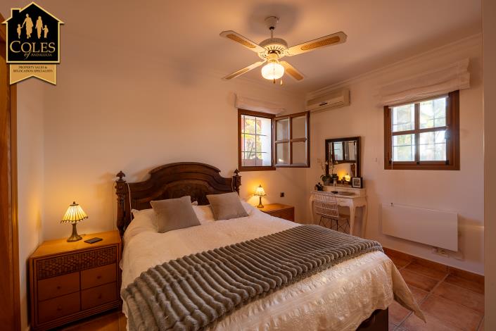 Image No.27-4 Bed Villa / Detached for sale