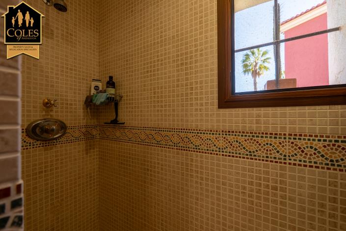 Image No.30-4 Bed Villa / Detached for sale