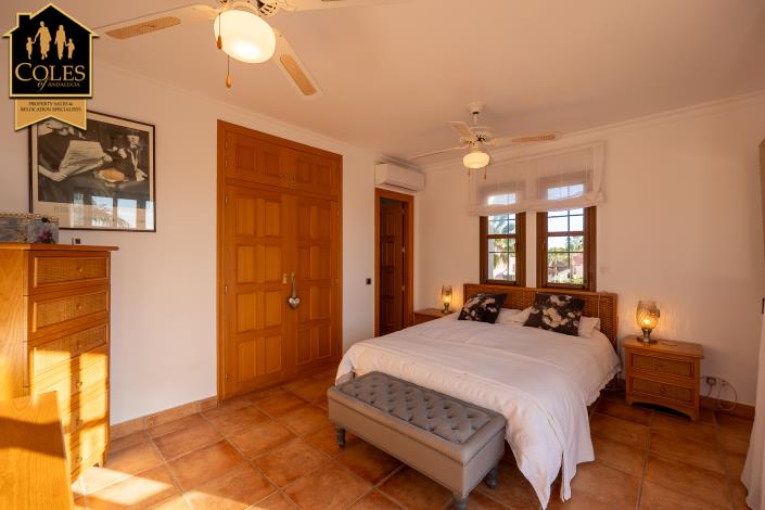 Image No.36-4 Bed Villa / Detached for sale