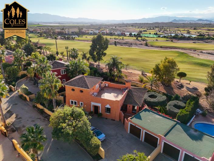 Image No.46-4 Bed Villa / Detached for sale