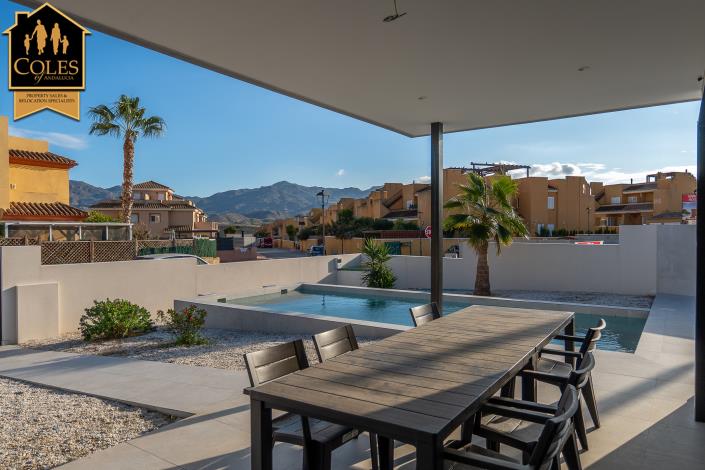 Image No.8-2 Bed Villa / Detached for sale