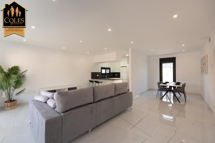 Image No.10-2 Bed Villa / Detached for sale