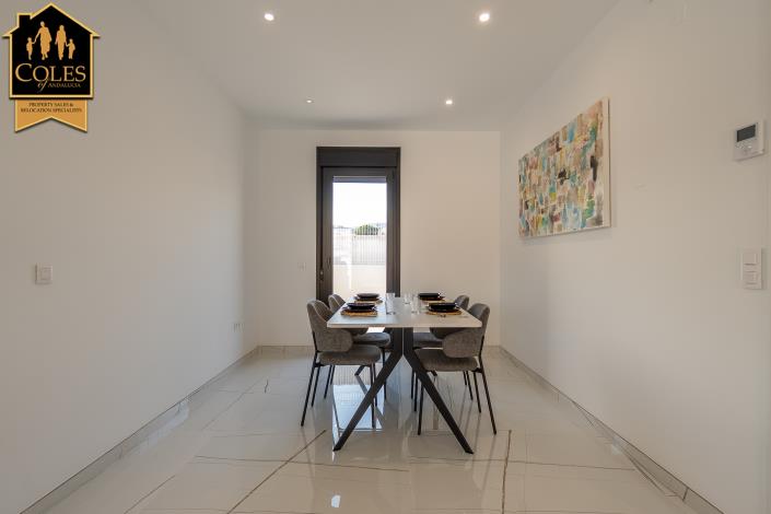 Image No.14-2 Bed Villa / Detached for sale