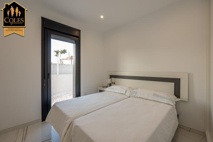 Image No.20-2 Bed Villa / Detached for sale