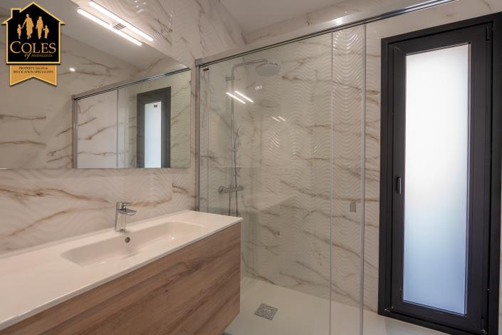 Image No.24-2 Bed Villa / Detached for sale