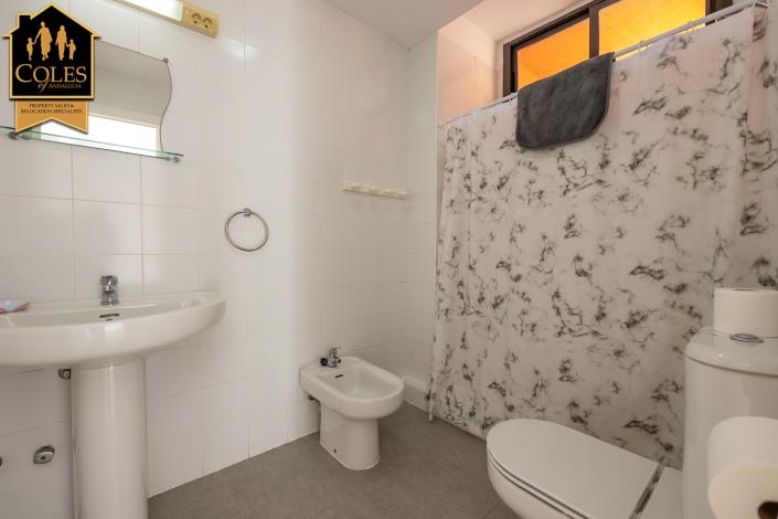 Image No.20-3 Bed Townhouse for sale