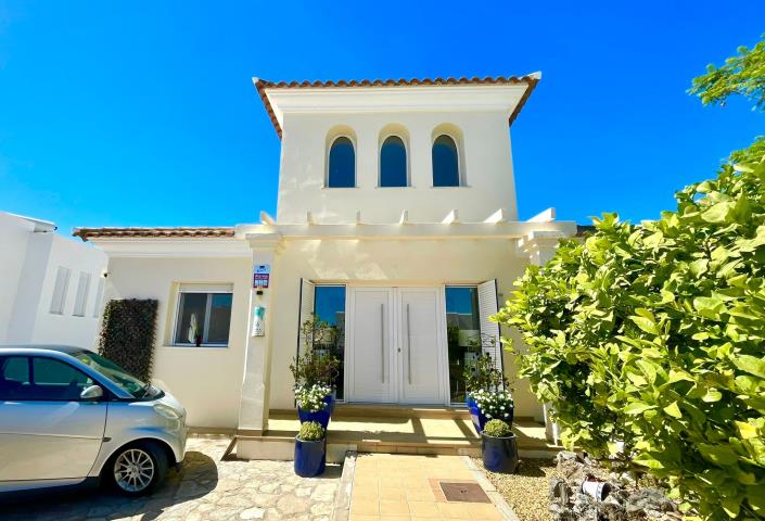 Image No.3-3 Bed Villa / Detached for sale