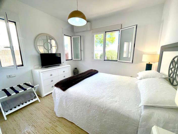 Image No.7-3 Bed Villa / Detached for sale