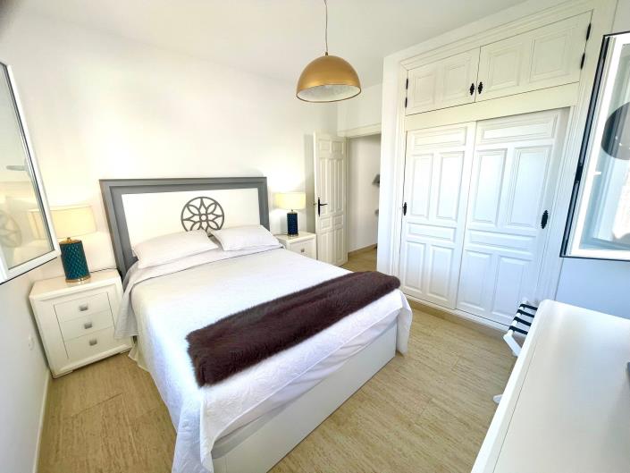 Image No.11-3 Bed Villa / Detached for sale