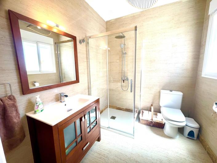 Image No.15-3 Bed Villa / Detached for sale