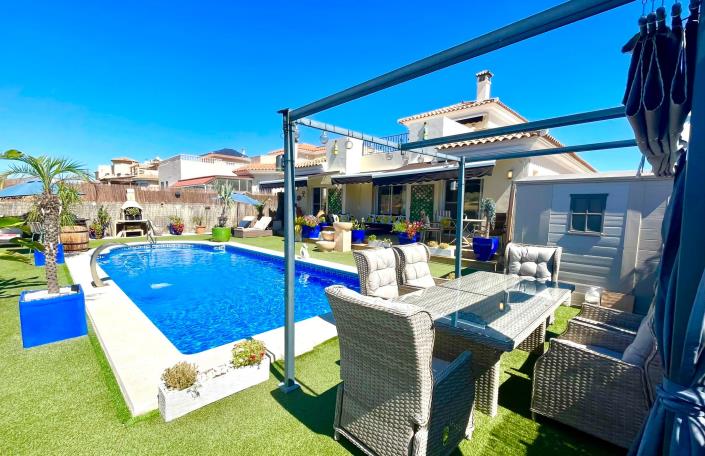 Image No.20-3 Bed Villa / Detached for sale