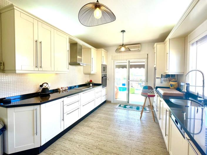 Image No.22-3 Bed Villa / Detached for sale