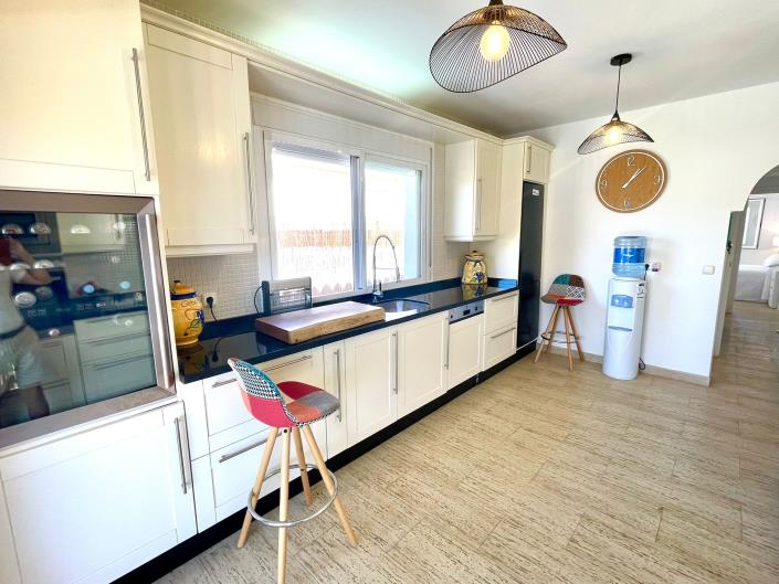 Image No.27-3 Bed Villa / Detached for sale