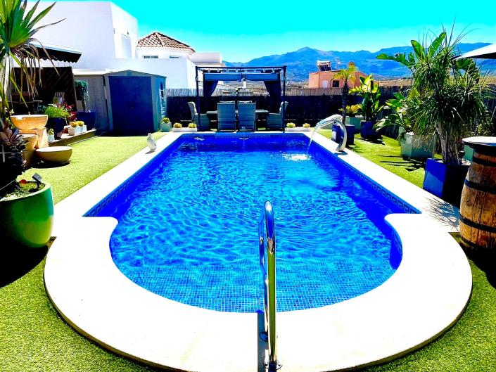 Image No.34-3 Bed Villa / Detached for sale