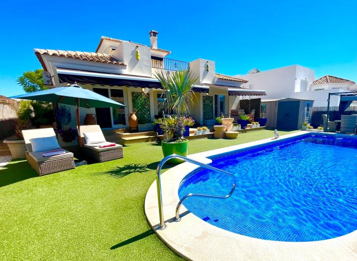 Image No.38-3 Bed Villa / Detached for sale