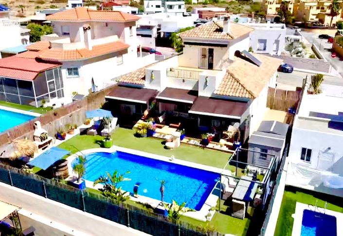 Image No.42-3 Bed Villa / Detached for sale