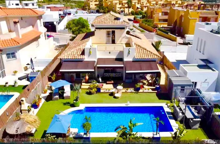 Image No.43-3 Bed Villa / Detached for sale