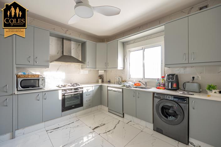 Image No.8-4 Bed Villa / Detached for sale