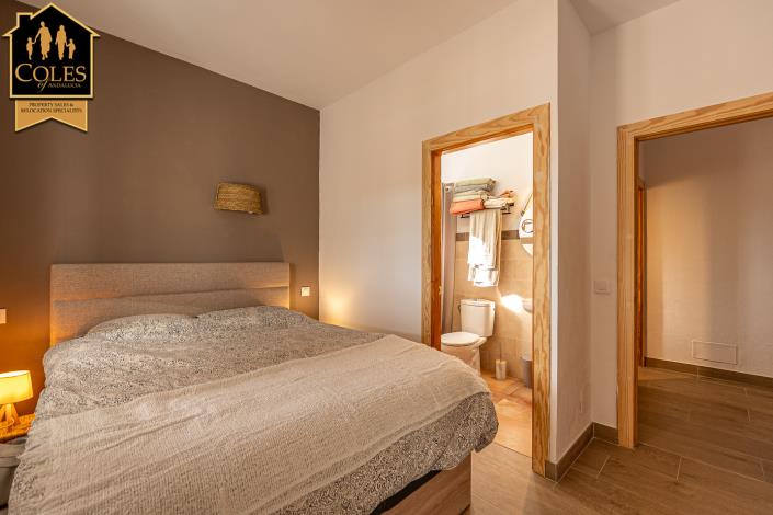 Image No.34-2 Bed Villa / Detached for sale