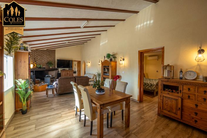 Image No.23-4 Bed Villa / Detached for sale