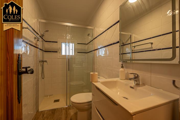 Image No.37-4 Bed Villa / Detached for sale