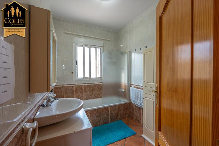 Image No.26-3 Bed Villa / Detached for sale