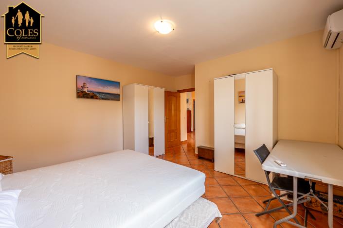 Image No.28-3 Bed Villa / Detached for sale