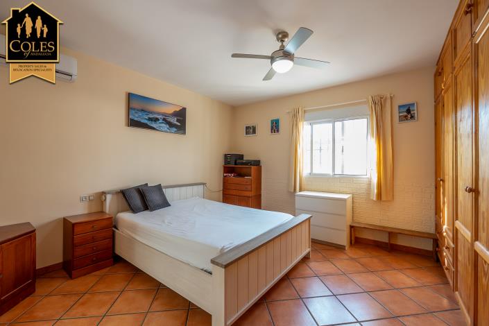 Image No.31-3 Bed Villa / Detached for sale