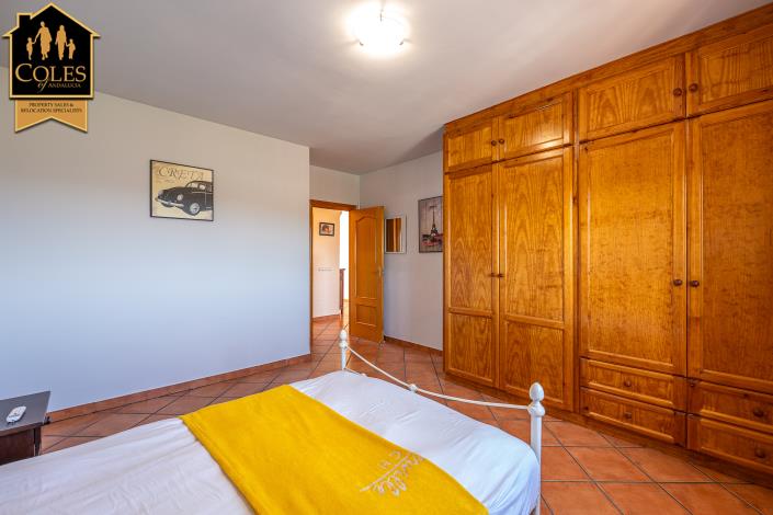 Image No.30-3 Bed Villa / Detached for sale