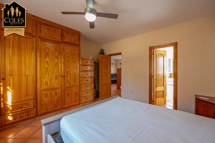 Image No.32-3 Bed Villa / Detached for sale