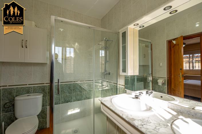 Image No.34-3 Bed Villa / Detached for sale