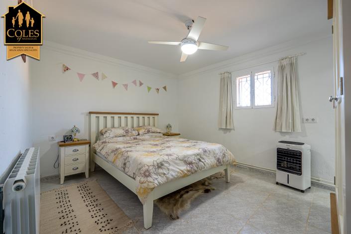 Image No.39-3 Bed Villa / Detached for sale